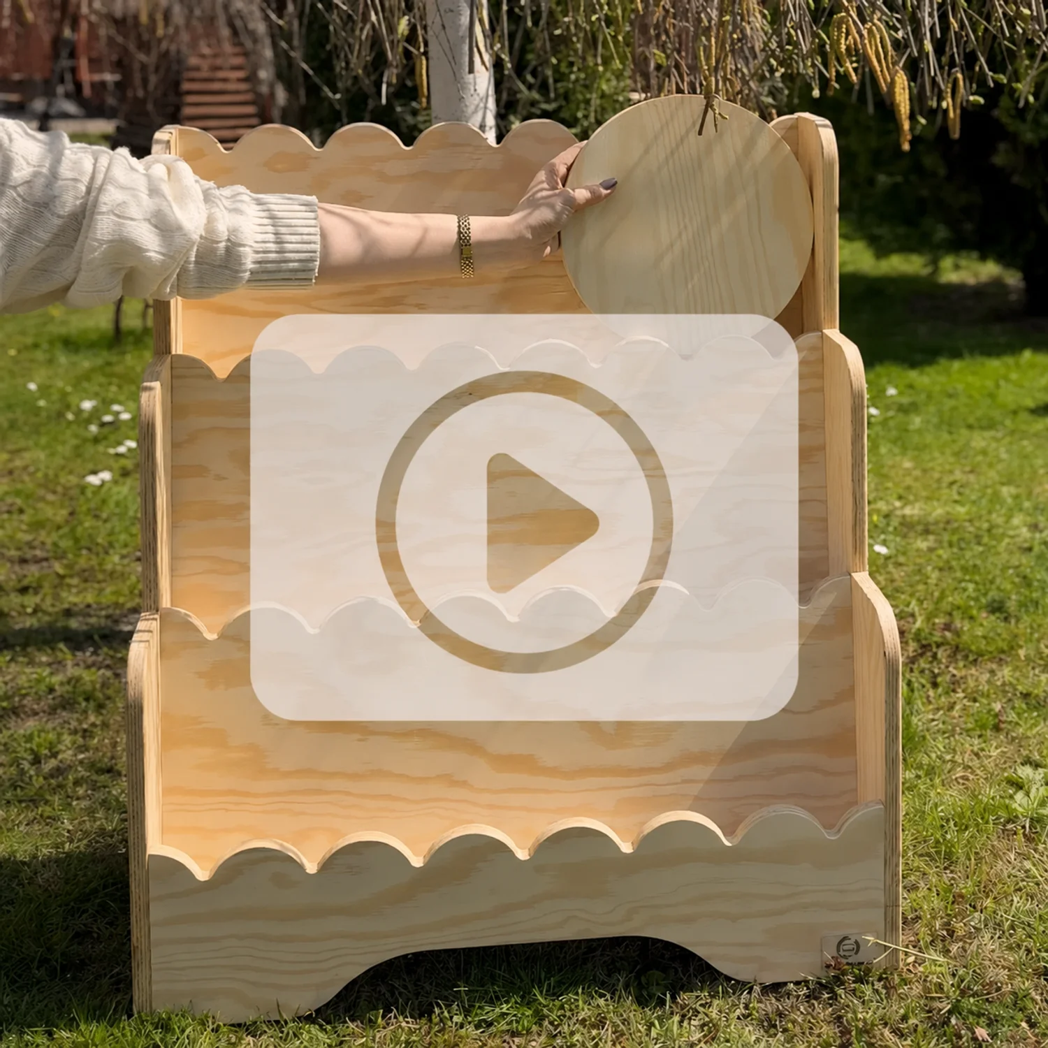 Ein Video, das Farbmuster des Produkts LULU zeigt