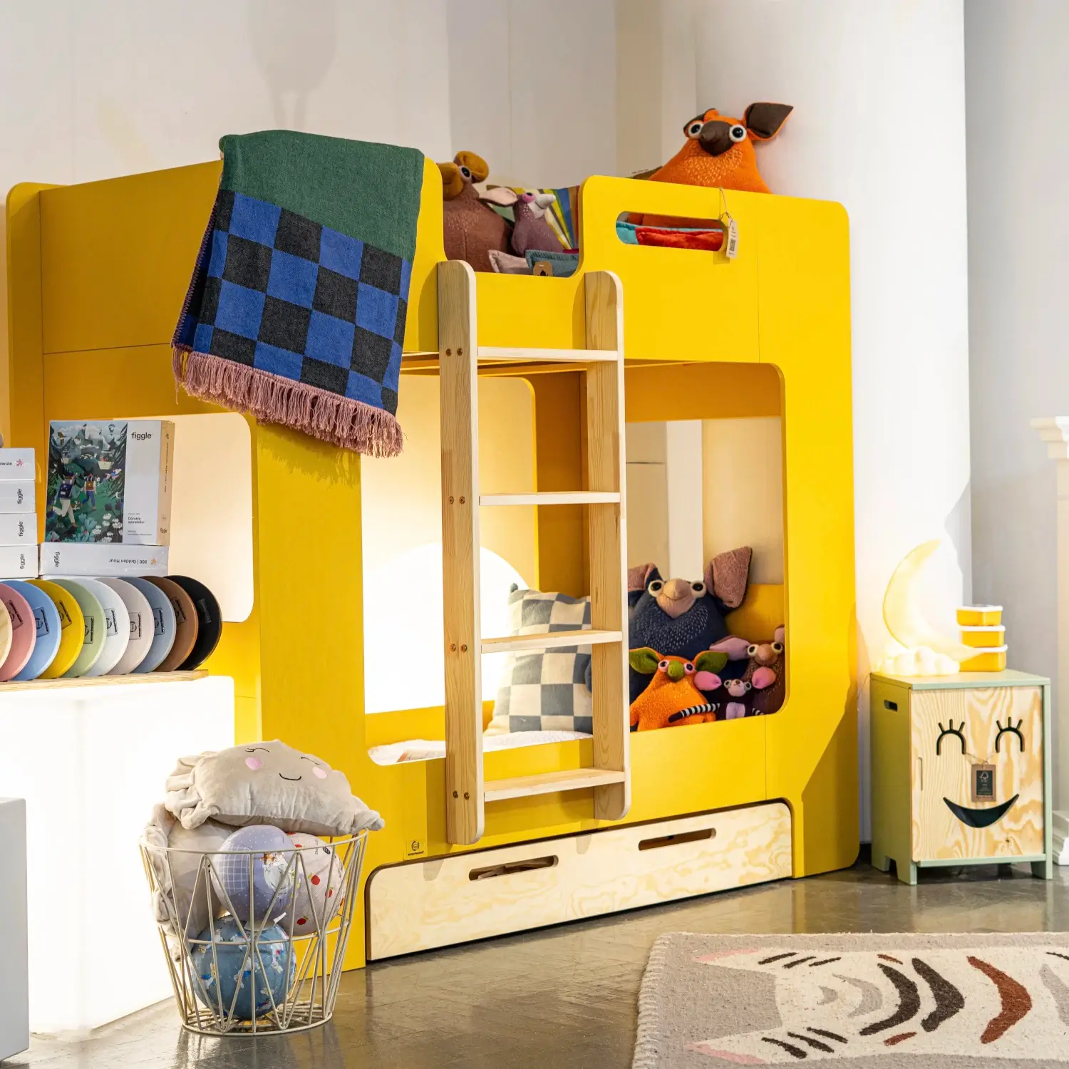 Etagenbett für Kinder mit Schublade und Lattenrost MIMI D Montessori Holz Senfgelb