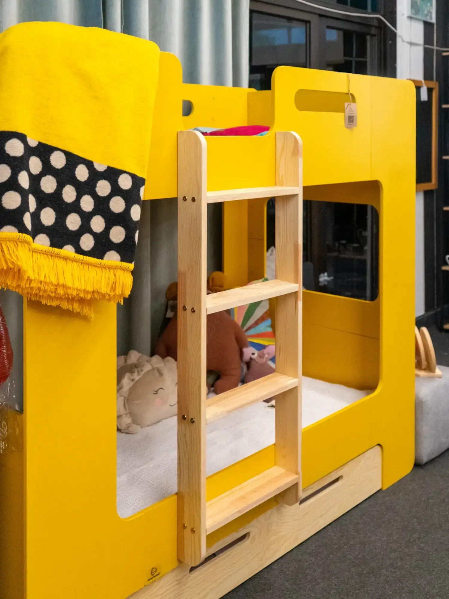 Etagenbett für Kinder mit Schublade und Lattenrost MIMI D Montessori Holz Senfgelb